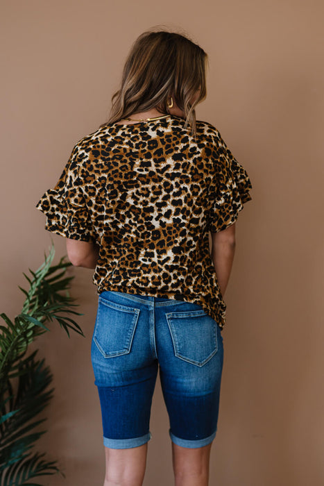 Women's T-Shirt Doe & Rae Lookin' Fabulous Full Size Run Leopard Print Tee AwsomU