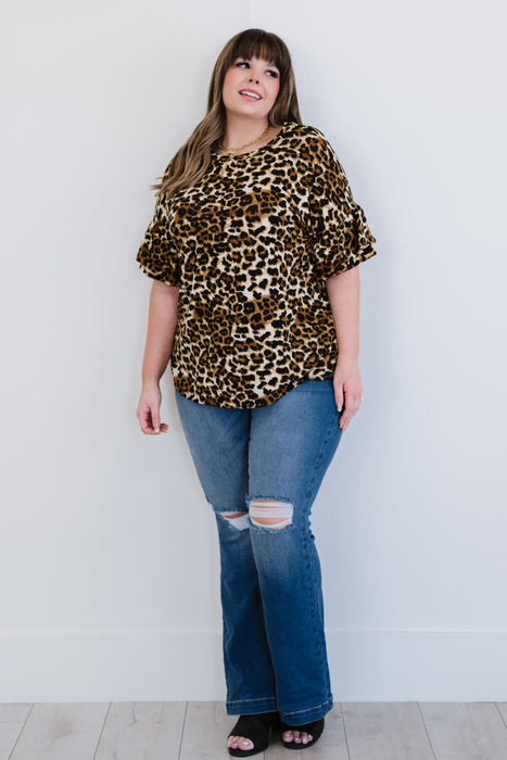 Women's T-Shirt Doe & Rae Lookin' Fabulous Full Size Run Leopard Print Tee AwsomU