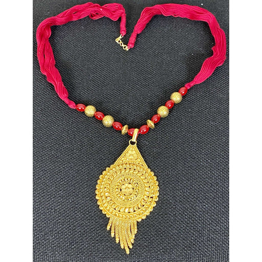 Necklace Bollywood gold plated pendant necklace in red AwsomU
