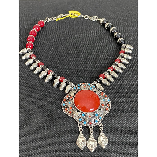 Necklace Bollywood silver pendant necklace in red and black AwsomU